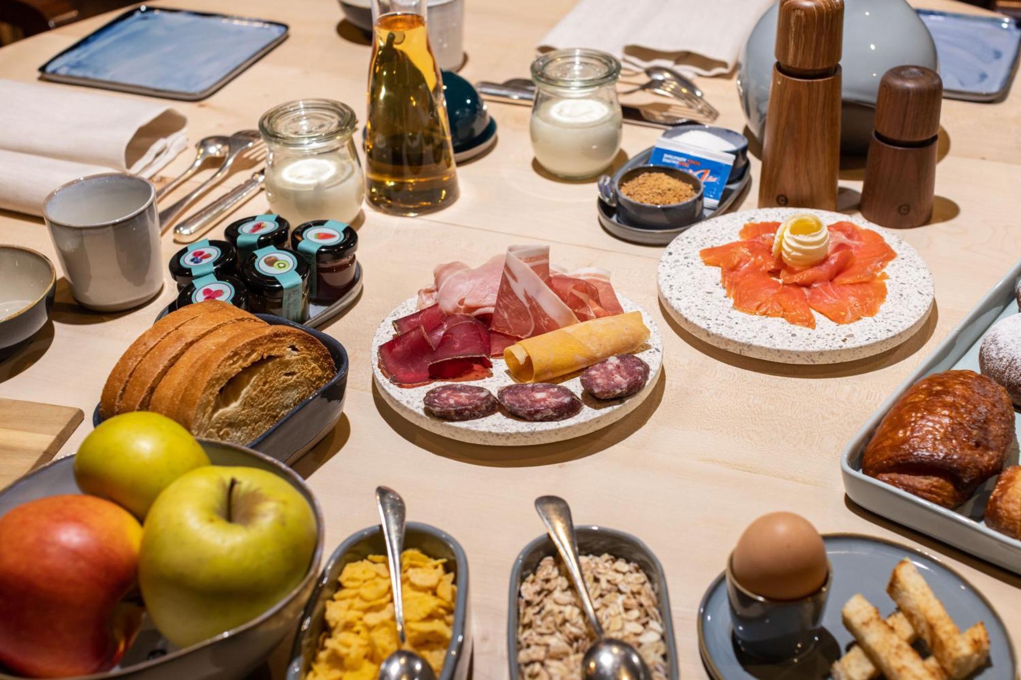 Cafe Quinson Relais De Charme Hotel Морже Екстериор снимка